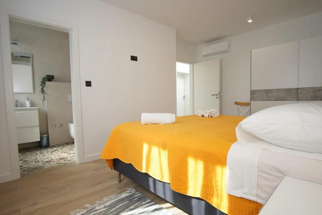 Villa Petra Seget Donji/Trogir  Trogir