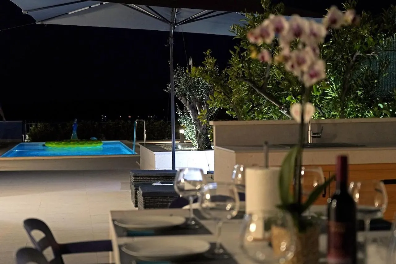 Villa Petra Seget Donji/Trogir 0*, Trogir
