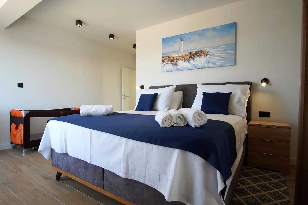 Villa Petra Seget Donji/Trogir 0*, Trogir