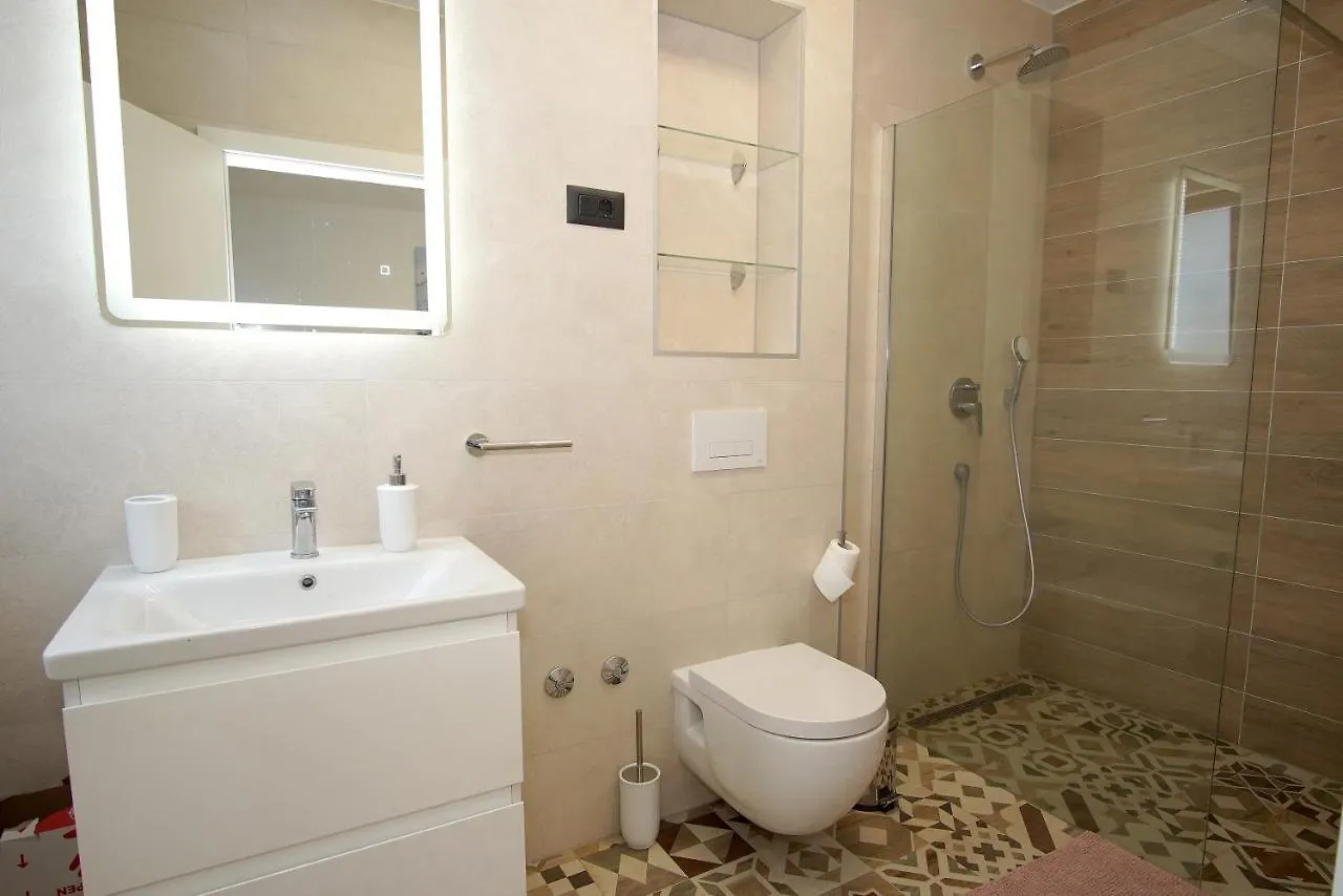 Villa Petra Seget Donji/Trogir 0*, Trogir